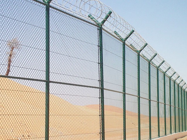chainlink fencing security
